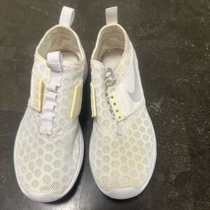 Women size (6.5y) Nike white sneaker